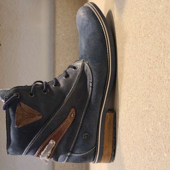 ID "Dare To Be..." Leather Boots - Picture 2 of 6